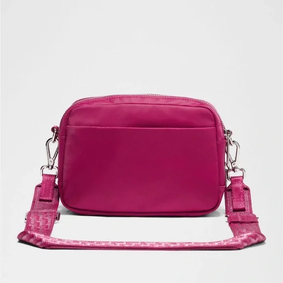 NWT Lululemon Everywhere Crossbody Bag 2L - Picture 6 of 7